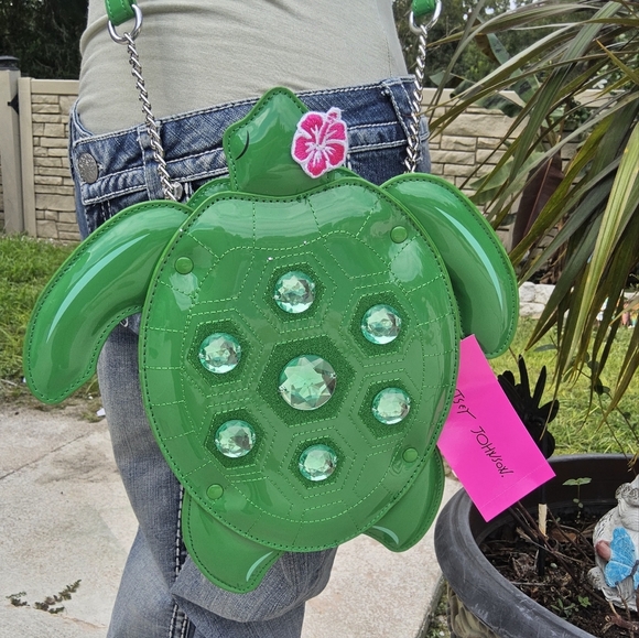 NWT GREEN RHINESTONE BETSEY JOHNSON TURTLE CROSSBODY - Picture 1 of 5